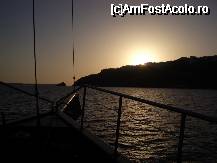 [P22] Apus de soare pe mare, pe vapor » foto by ancamariagadea*
 - 
<span class="allrVoted glyphicon glyphicon-heart hidden" id="av36036"></span>
<a class="m-l-10 hidden" id="sv36036" onclick="voting_Foto_DelVot(,36036,1177)" role="button">șterge vot <span class="glyphicon glyphicon-remove"></span></a>
<a id="v936036" class=" c-red"  onclick="voting_Foto_SetVot(36036)" role="button"><span class="glyphicon glyphicon-heart-empty"></span> <b>LIKE</b> = Votează poza</a> <img class="hidden"  id="f36036W9" src="/imagini/loader.gif" border="0" /><span class="AjErrMes hidden" id="e36036ErM"></span>