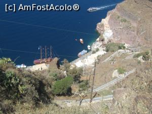 [P10] Serpentinele interminabile ce duc spre vechiul port, loc de unde pornesc vaporasele spre insulele din centrul Calderei » foto by dorgo
 - 
<span class="allrVoted glyphicon glyphicon-heart hidden" id="av772664"></span>
<a class="m-l-10 hidden" id="sv772664" onclick="voting_Foto_DelVot(,772664,1177)" role="button">șterge vot <span class="glyphicon glyphicon-remove"></span></a>
<a id="v9772664" class=" c-red"  onclick="voting_Foto_SetVot(772664)" role="button"><span class="glyphicon glyphicon-heart-empty"></span> <b>LIKE</b> = Votează poza</a> <img class="hidden"  id="f772664W9" src="/imagini/loader.gif" border="0" /><span class="AjErrMes hidden" id="e772664ErM"></span>