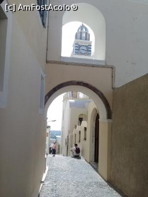 [P17] Alta straduta din Fira ce duce spre Turnul bisericii de langa promenada, locul cel mai inalt din oras » foto by dorgo
 - 
<span class="allrVoted glyphicon glyphicon-heart hidden" id="av772680"></span>
<a class="m-l-10 hidden" id="sv772680" onclick="voting_Foto_DelVot(,772680,1177)" role="button">șterge vot <span class="glyphicon glyphicon-remove"></span></a>
<a id="v9772680" class=" c-red"  onclick="voting_Foto_SetVot(772680)" role="button"><span class="glyphicon glyphicon-heart-empty"></span> <b>LIKE</b> = Votează poza</a> <img class="hidden"  id="f772680W9" src="/imagini/loader.gif" border="0" /><span class="AjErrMes hidden" id="e772680ErM"></span>