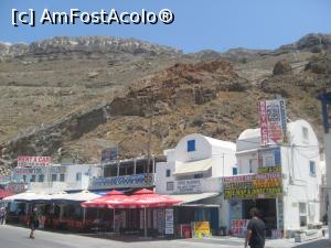 [P02] Portul Athinios, portul de feribot al insulei Santorini. Portul e jos, orasele sunt acolo sus, pe creasta vulcanului, la 250-300 de metri.  » foto by dorgo
 - 
<span class="allrVoted glyphicon glyphicon-heart hidden" id="av772653"></span>
<a class="m-l-10 hidden" id="sv772653" onclick="voting_Foto_DelVot(,772653,1177)" role="button">șterge vot <span class="glyphicon glyphicon-remove"></span></a>
<a id="v9772653" class=" c-red"  onclick="voting_Foto_SetVot(772653)" role="button"><span class="glyphicon glyphicon-heart-empty"></span> <b>LIKE</b> = Votează poza</a> <img class="hidden"  id="f772653W9" src="/imagini/loader.gif" border="0" /><span class="AjErrMes hidden" id="e772653ErM"></span>
