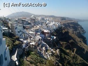 [P03] Fira. Intre Fira si portul Athinios, faci o jumatate de ora, sunt multe autobuze locale » foto by dorgo
 - 
<span class="allrVoted glyphicon glyphicon-heart hidden" id="av772655"></span>
<a class="m-l-10 hidden" id="sv772655" onclick="voting_Foto_DelVot(,772655,1177)" role="button">șterge vot <span class="glyphicon glyphicon-remove"></span></a>
<a id="v9772655" class=" c-red"  onclick="voting_Foto_SetVot(772655)" role="button"><span class="glyphicon glyphicon-heart-empty"></span> <b>LIKE</b> = Votează poza</a> <img class="hidden"  id="f772655W9" src="/imagini/loader.gif" border="0" /><span class="AjErrMes hidden" id="e772655ErM"></span>