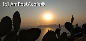 [P10] Primul apus de soare santorinez surprins de după un cactus » foto by irinad
 - 
<span class="allrVoted glyphicon glyphicon-heart hidden" id="av1199523"></span>
<a class="m-l-10 hidden" id="sv1199523" onclick="voting_Foto_DelVot(,1199523,1177)" role="button">șterge vot <span class="glyphicon glyphicon-remove"></span></a>
<a id="v91199523" class=" c-red"  onclick="voting_Foto_SetVot(1199523)" role="button"><span class="glyphicon glyphicon-heart-empty"></span> <b>LIKE</b> = Votează poza</a> <img class="hidden"  id="f1199523W9" src="/imagini/loader.gif" border="0" /><span class="AjErrMes hidden" id="e1199523ErM"></span>