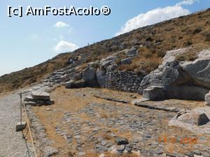 [P15] Templul lui Artemidoros, dintr-o parte » foto by irinad
 - 
<span class="allrVoted glyphicon glyphicon-heart hidden" id="av1204225"></span>
<a class="m-l-10 hidden" id="sv1204225" onclick="voting_Foto_DelVot(,1204225,1177)" role="button">șterge vot <span class="glyphicon glyphicon-remove"></span></a>
<a id="v91204225" class=" c-red"  onclick="voting_Foto_SetVot(1204225)" role="button"><span class="glyphicon glyphicon-heart-empty"></span> <b>LIKE</b> = Votează poza</a> <img class="hidden"  id="f1204225W9" src="/imagini/loader.gif" border="0" /><span class="AjErrMes hidden" id="e1204225ErM"></span>