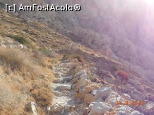 [P20] Cărarea montană pe care ne-am lansat către sit şi bisericuţa Panagia Katefiani » foto by irinad
 - 
<span class="allrVoted glyphicon glyphicon-heart hidden" id="av1204230"></span>
<a class="m-l-10 hidden" id="sv1204230" onclick="voting_Foto_DelVot(,1204230,1177)" role="button">șterge vot <span class="glyphicon glyphicon-remove"></span></a>
<a id="v91204230" class=" c-red"  onclick="voting_Foto_SetVot(1204230)" role="button"><span class="glyphicon glyphicon-heart-empty"></span> <b>LIKE</b> = Votează poza</a> <img class="hidden"  id="f1204230W9" src="/imagini/loader.gif" border="0" /><span class="AjErrMes hidden" id="e1204230ErM"></span>