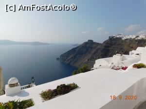 [P14] Din Firostefani ne tot uităm spre Skaros » foto by irinad
 - 
<span class="allrVoted glyphicon glyphicon-heart hidden" id="av1213797"></span>
<a class="m-l-10 hidden" id="sv1213797" onclick="voting_Foto_DelVot(,1213797,1177)" role="button">șterge vot <span class="glyphicon glyphicon-remove"></span></a>
<a id="v91213797" class=" c-red"  onclick="voting_Foto_SetVot(1213797)" role="button"><span class="glyphicon glyphicon-heart-empty"></span> <b>LIKE</b> = Votează poza</a> <img class="hidden"  id="f1213797W9" src="/imagini/loader.gif" border="0" /><span class="AjErrMes hidden" id="e1213797ErM"></span>