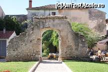 [P16] Portalul medieval, din parcul Dobrile » foto by Costi
 - 
<span class="allrVoted glyphicon glyphicon-heart hidden" id="av137281"></span>
<a class="m-l-10 hidden" id="sv137281" onclick="voting_Foto_DelVot(,137281,1184)" role="button">șterge vot <span class="glyphicon glyphicon-remove"></span></a>
<a id="v9137281" class=" c-red"  onclick="voting_Foto_SetVot(137281)" role="button"><span class="glyphicon glyphicon-heart-empty"></span> <b>LIKE</b> = Votează poza</a> <img class="hidden"  id="f137281W9" src="/imagini/loader.gif" border="0" /><span class="AjErrMes hidden" id="e137281ErM"></span>
