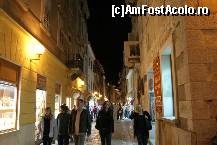 [P02] Strada Decumanus, chiar şi noaptea este foarte animată » foto by Costi
 - 
<span class="allrVoted glyphicon glyphicon-heart hidden" id="av137257"></span>
<a class="m-l-10 hidden" id="sv137257" onclick="voting_Foto_DelVot(,137257,1184)" role="button">șterge vot <span class="glyphicon glyphicon-remove"></span></a>
<a id="v9137257" class=" c-red"  onclick="voting_Foto_SetVot(137257)" role="button"><span class="glyphicon glyphicon-heart-empty"></span> <b>LIKE</b> = Votează poza</a> <img class="hidden"  id="f137257W9" src="/imagini/loader.gif" border="0" /><span class="AjErrMes hidden" id="e137257ErM"></span>