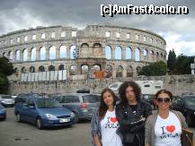 [P01] Croatia - Pula - Rockerul si fericitele detinatoate a unui tricou emblematic. » foto by popescu.borsa*
 - 
<span class="allrVoted glyphicon glyphicon-heart hidden" id="av166140"></span>
<a class="m-l-10 hidden" id="sv166140" onclick="voting_Foto_DelVot(,166140,1185)" role="button">șterge vot <span class="glyphicon glyphicon-remove"></span></a>
<a id="v9166140" class=" c-red"  onclick="voting_Foto_SetVot(166140)" role="button"><span class="glyphicon glyphicon-heart-empty"></span> <b>LIKE</b> = Votează poza</a> <img class="hidden"  id="f166140W9" src="/imagini/loader.gif" border="0" /><span class="AjErrMes hidden" id="e166140ErM"></span>