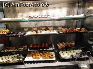 [P06] Alta vitrina de prăjituri » foto by MarinaCo
 - 
<span class="allrVoted glyphicon glyphicon-heart hidden" id="av1282542"></span>
<a class="m-l-10 hidden" id="sv1282542" onclick="voting_Foto_DelVot(,1282542,1187)" role="button">șterge vot <span class="glyphicon glyphicon-remove"></span></a>
<a id="v91282542" class=" c-red"  onclick="voting_Foto_SetVot(1282542)" role="button"><span class="glyphicon glyphicon-heart-empty"></span> <b>LIKE</b> = Votează poza</a> <img class="hidden"  id="f1282542W9" src="/imagini/loader.gif" border="0" /><span class="AjErrMes hidden" id="e1282542ErM"></span>