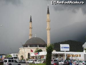 [P24] Islam şi occident - Moschee şi Carrefour » foto by marsus
 - 
<span class="allrVoted glyphicon glyphicon-heart hidden" id="av675945"></span>
<a class="m-l-10 hidden" id="sv675945" onclick="voting_Foto_DelVot(,675945,1187)" role="button">șterge vot <span class="glyphicon glyphicon-remove"></span></a>
<a id="v9675945" class=" c-red"  onclick="voting_Foto_SetVot(675945)" role="button"><span class="glyphicon glyphicon-heart-empty"></span> <b>LIKE</b> = Votează poza</a> <img class="hidden"  id="f675945W9" src="/imagini/loader.gif" border="0" /><span class="AjErrMes hidden" id="e675945ErM"></span>