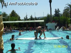 [P10] Jocuri la piscina cu echipa de animatie.  » foto by rora
 - 
<span class="allrVoted glyphicon glyphicon-heart hidden" id="av879107"></span>
<a class="m-l-10 hidden" id="sv879107" onclick="voting_Foto_DelVot(,879107,1187)" role="button">șterge vot <span class="glyphicon glyphicon-remove"></span></a>
<a id="v9879107" class=" c-red"  onclick="voting_Foto_SetVot(879107)" role="button"><span class="glyphicon glyphicon-heart-empty"></span> <b>LIKE</b> = Votează poza</a> <img class="hidden"  id="f879107W9" src="/imagini/loader.gif" border="0" /><span class="AjErrMes hidden" id="e879107ErM"></span>