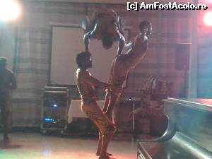 [P11] spectacol de circ in lobby bar » foto by danadana*
 - 
<span class="allrVoted glyphicon glyphicon-heart hidden" id="av538876"></span>
<a class="m-l-10 hidden" id="sv538876" onclick="voting_Foto_DelVot(,538876,1198)" role="button">șterge vot <span class="glyphicon glyphicon-remove"></span></a>
<a id="v9538876" class=" c-red"  onclick="voting_Foto_SetVot(538876)" role="button"><span class="glyphicon glyphicon-heart-empty"></span> <b>LIKE</b> = Votează poza</a> <img class="hidden"  id="f538876W9" src="/imagini/loader.gif" border="0" /><span class="AjErrMes hidden" id="e538876ErM"></span>