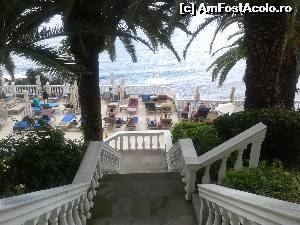 [P22] in fata hotelului spre piscina » foto by danadana*
 - 
<span class="allrVoted glyphicon glyphicon-heart hidden" id="av538890"></span>
<a class="m-l-10 hidden" id="sv538890" onclick="voting_Foto_DelVot(,538890,1198)" role="button">șterge vot <span class="glyphicon glyphicon-remove"></span></a>
<a id="v9538890" class=" c-red"  onclick="voting_Foto_SetVot(538890)" role="button"><span class="glyphicon glyphicon-heart-empty"></span> <b>LIKE</b> = Votează poza</a> <img class="hidden"  id="f538890W9" src="/imagini/loader.gif" border="0" /><span class="AjErrMes hidden" id="e538890ErM"></span>