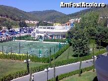 [P01] Terenurile de tenis, in spate micul amfiteatru si aqua-park-ul. » foto by kriss79
 - 
<span class="allrVoted glyphicon glyphicon-heart hidden" id="av3937"></span>
<a class="m-l-10 hidden" id="sv3937" onclick="voting_Foto_DelVot(,3937,1201)" role="button">șterge vot <span class="glyphicon glyphicon-remove"></span></a>
<a id="v93937" class=" c-red"  onclick="voting_Foto_SetVot(3937)" role="button"><span class="glyphicon glyphicon-heart-empty"></span> <b>LIKE</b> = Votează poza</a> <img class="hidden"  id="f3937W9" src="/imagini/loader.gif" border="0" /><span class="AjErrMes hidden" id="e3937ErM"></span>