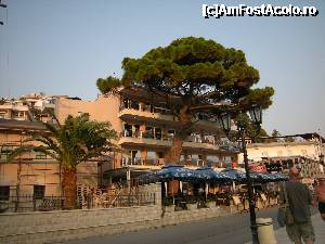 [P27] Hotel si restaurant in Mala Plaja » foto by elena22
 - 
<span class="allrVoted glyphicon glyphicon-heart hidden" id="av341937"></span>
<a class="m-l-10 hidden" id="sv341937" onclick="voting_Foto_DelVot(,341937,1202)" role="button">șterge vot <span class="glyphicon glyphicon-remove"></span></a>
<a id="v9341937" class=" c-red"  onclick="voting_Foto_SetVot(341937)" role="button"><span class="glyphicon glyphicon-heart-empty"></span> <b>LIKE</b> = Votează poza</a> <img class="hidden"  id="f341937W9" src="/imagini/loader.gif" border="0" /><span class="AjErrMes hidden" id="e341937ErM"></span>