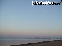 [P11] asa e seara, un moment special. In zare, Tiran Island.. si pontonul altui hotel in departare.. » foto by Rila
 - 
<span class="allrVoted glyphicon glyphicon-heart hidden" id="av48835"></span>
<a class="m-l-10 hidden" id="sv48835" onclick="voting_Foto_DelVot(,48835,1210)" role="button">șterge vot <span class="glyphicon glyphicon-remove"></span></a>
<a id="v948835" class=" c-red"  onclick="voting_Foto_SetVot(48835)" role="button"><span class="glyphicon glyphicon-heart-empty"></span> <b>LIKE</b> = Votează poza</a> <img class="hidden"  id="f48835W9" src="/imagini/loader.gif" border="0" /><span class="AjErrMes hidden" id="e48835ErM"></span>