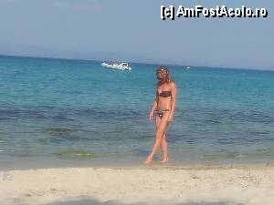 [P03] Uneori era asa putina lume pe plaja incat ne puteam crede pe plata noastra privata; }, cu nisip fin si o mare linistita ca un lac de azur.  » foto by Honeyqueen*
 - 
<span class="allrVoted glyphicon glyphicon-heart hidden" id="av348985"></span>
<a class="m-l-10 hidden" id="sv348985" onclick="voting_Foto_DelVot(,348985,1218)" role="button">șterge vot <span class="glyphicon glyphicon-remove"></span></a>
<a id="v9348985" class=" c-red"  onclick="voting_Foto_SetVot(348985)" role="button"><span class="glyphicon glyphicon-heart-empty"></span> <b>LIKE</b> = Votează poza</a> <img class="hidden"  id="f348985W9" src="/imagini/loader.gif" border="0" /><span class="AjErrMes hidden" id="e348985ErM"></span>