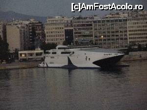 [P47] Portul Pireu. Era destul de târziu când am plecat din port.  » foto by carmenvieru11
 - 
<span class="allrVoted glyphicon glyphicon-heart hidden" id="av698709"></span>
<a class="m-l-10 hidden" id="sv698709" onclick="voting_Foto_DelVot(,698709,1227)" role="button">șterge vot <span class="glyphicon glyphicon-remove"></span></a>
<a id="v9698709" class=" c-red"  onclick="voting_Foto_SetVot(698709)" role="button"><span class="glyphicon glyphicon-heart-empty"></span> <b>LIKE</b> = Votează poza</a> <img class="hidden"  id="f698709W9" src="/imagini/loader.gif" border="0" /><span class="AjErrMes hidden" id="e698709ErM"></span>