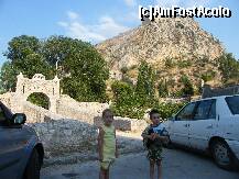 [P01] Mostenitorii lui Vioghi in fata cetatii Palamidi Nafplio » foto by vioghi
 - 
<span class="allrVoted glyphicon glyphicon-heart hidden" id="av181656"></span>
<a class="m-l-10 hidden" id="sv181656" onclick="voting_Foto_DelVot(,181656,1227)" role="button">șterge vot <span class="glyphicon glyphicon-remove"></span></a>
<a id="v9181656" class=" c-red"  onclick="voting_Foto_SetVot(181656)" role="button"><span class="glyphicon glyphicon-heart-empty"></span> <b>LIKE</b> = Votează poza</a> <img class="hidden"  id="f181656W9" src="/imagini/loader.gif" border="0" /><span class="AjErrMes hidden" id="e181656ErM"></span>