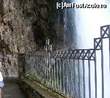 [P25] cascada din Edessa - in spatele suvoiului de apa » foto by biancuta
 - 
<span class="allrVoted glyphicon glyphicon-heart hidden" id="av165245"></span>
<a class="m-l-10 hidden" id="sv165245" onclick="voting_Foto_DelVot(,165245,1227)" role="button">șterge vot <span class="glyphicon glyphicon-remove"></span></a>
<a id="v9165245" class=" c-red"  onclick="voting_Foto_SetVot(165245)" role="button"><span class="glyphicon glyphicon-heart-empty"></span> <b>LIKE</b> = Votează poza</a> <img class="hidden"  id="f165245W9" src="/imagini/loader.gif" border="0" /><span class="AjErrMes hidden" id="e165245ErM"></span>