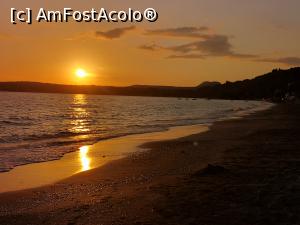 [P47] Apus de soare pe Lourdata Beach » foto by crismis
 - 
<span class="allrVoted glyphicon glyphicon-heart hidden" id="av1256699"></span>
<a class="m-l-10 hidden" id="sv1256699" onclick="voting_Foto_DelVot(,1256699,1227)" role="button">șterge vot <span class="glyphicon glyphicon-remove"></span></a>
<a id="v91256699" class=" c-red"  onclick="voting_Foto_SetVot(1256699)" role="button"><span class="glyphicon glyphicon-heart-empty"></span> <b>LIKE</b> = Votează poza</a> <img class="hidden"  id="f1256699W9" src="/imagini/loader.gif" border="0" /><span class="AjErrMes hidden" id="e1256699ErM"></span>