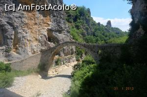 [P27] Zagoria - podul Kokoris » foto by nickro
 - 
<span class="allrVoted glyphicon glyphicon-heart hidden" id="av915242"></span>
<a class="m-l-10 hidden" id="sv915242" onclick="voting_Foto_DelVot(,915242,1227)" role="button">șterge vot <span class="glyphicon glyphicon-remove"></span></a>
<a id="v9915242" class=" c-red"  onclick="voting_Foto_SetVot(915242)" role="button"><span class="glyphicon glyphicon-heart-empty"></span> <b>LIKE</b> = Votează poza</a> <img class="hidden"  id="f915242W9" src="/imagini/loader.gif" border="0" /><span class="AjErrMes hidden" id="e915242ErM"></span>
