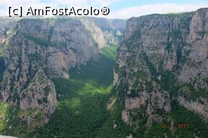 [P35] Canionul Vikos la punctul de belvedere Oxya » foto by nickro
 - 
<span class="allrVoted glyphicon glyphicon-heart hidden" id="av915265"></span>
<a class="m-l-10 hidden" id="sv915265" onclick="voting_Foto_DelVot(,915265,1227)" role="button">șterge vot <span class="glyphicon glyphicon-remove"></span></a>
<a id="v9915265" class=" c-red"  onclick="voting_Foto_SetVot(915265)" role="button"><span class="glyphicon glyphicon-heart-empty"></span> <b>LIKE</b> = Votează poza</a> <img class="hidden"  id="f915265W9" src="/imagini/loader.gif" border="0" /><span class="AjErrMes hidden" id="e915265ErM"></span>