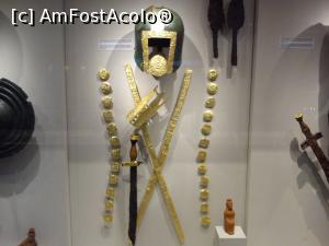 [P04] Echipamentul de lupta al lui Filip - muzeul mormintelor regale Aigai - Vergina (internet) » foto by nickro <span class="label label-default labelC_thin small">NEVOTABILĂ</span>