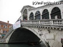 [P17] Rialto Bridge in toata splendoarea » foto by cristi_an3000
 - 
<span class="allrVoted glyphicon glyphicon-heart hidden" id="av26540"></span>
<a class="m-l-10 hidden" id="sv26540" onclick="voting_Foto_DelVot(,26540,1229)" role="button">șterge vot <span class="glyphicon glyphicon-remove"></span></a>
<a id="v926540" class=" c-red"  onclick="voting_Foto_SetVot(26540)" role="button"><span class="glyphicon glyphicon-heart-empty"></span> <b>LIKE</b> = Votează poza</a> <img class="hidden"  id="f26540W9" src="/imagini/loader.gif" border="0" /><span class="AjErrMes hidden" id="e26540ErM"></span>