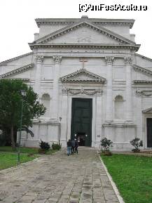 [P09] San Pietro » foto by cristi_an3000
 - 
<span class="allrVoted glyphicon glyphicon-heart hidden" id="av28309"></span>
<a class="m-l-10 hidden" id="sv28309" onclick="voting_Foto_DelVot(,28309,1229)" role="button">șterge vot <span class="glyphicon glyphicon-remove"></span></a>
<a id="v928309" class=" c-red"  onclick="voting_Foto_SetVot(28309)" role="button"><span class="glyphicon glyphicon-heart-empty"></span> <b>LIKE</b> = Votează poza</a> <img class="hidden"  id="f28309W9" src="/imagini/loader.gif" border="0" /><span class="AjErrMes hidden" id="e28309ErM"></span>