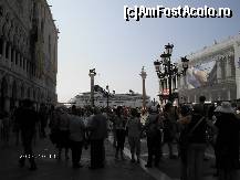 [P10] Piazzetta San Marco. Vedere spre Coloanele lui San Marco (stânga, cu leul înaripat, simbolul Veneţiei) şi San Teodoro. » foto by Costi
 - 
<span class="allrVoted glyphicon glyphicon-heart hidden" id="av45975"></span>
<a class="m-l-10 hidden" id="sv45975" onclick="voting_Foto_DelVot(,45975,1229)" role="button">șterge vot <span class="glyphicon glyphicon-remove"></span></a>
<a id="v945975" class=" c-red"  onclick="voting_Foto_SetVot(45975)" role="button"><span class="glyphicon glyphicon-heart-empty"></span> <b>LIKE</b> = Votează poza</a> <img class="hidden"  id="f45975W9" src="/imagini/loader.gif" border="0" /><span class="AjErrMes hidden" id="e45975ErM"></span>
