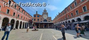 [P15] Campo San Giacomo di Rialto » foto by irinad
 - 
<span class="allrVoted glyphicon glyphicon-heart hidden" id="av1477307"></span>
<a class="m-l-10 hidden" id="sv1477307" onclick="voting_Foto_DelVot(,1477307,1229)" role="button">șterge vot <span class="glyphicon glyphicon-remove"></span></a>
<a id="v91477307" class=" c-red"  onclick="voting_Foto_SetVot(1477307)" role="button"><span class="glyphicon glyphicon-heart-empty"></span> <b>LIKE</b> = Votează poza</a> <img class="hidden"  id="f1477307W9" src="/imagini/loader.gif" border="0" /><span class="AjErrMes hidden" id="e1477307ErM"></span>