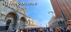 [P23] Mulțimea de turiști din Piazza San Marco » foto by irinad
 - 
<span class="allrVoted glyphicon glyphicon-heart hidden" id="av1477315"></span>
<a class="m-l-10 hidden" id="sv1477315" onclick="voting_Foto_DelVot(,1477315,1229)" role="button">șterge vot <span class="glyphicon glyphicon-remove"></span></a>
<a id="v91477315" class=" c-red"  onclick="voting_Foto_SetVot(1477315)" role="button"><span class="glyphicon glyphicon-heart-empty"></span> <b>LIKE</b> = Votează poza</a> <img class="hidden"  id="f1477315W9" src="/imagini/loader.gif" border="0" /><span class="AjErrMes hidden" id="e1477315ErM"></span>