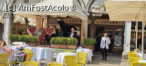 [P27] Piazza San Marco, pe lângă Caffè Lavena » foto by irinad
 - 
<span class="allrVoted glyphicon glyphicon-heart hidden" id="av1477319"></span>
<a class="m-l-10 hidden" id="sv1477319" onclick="voting_Foto_DelVot(,1477319,1229)" role="button">șterge vot <span class="glyphicon glyphicon-remove"></span></a>
<a id="v91477319" class=" c-red"  onclick="voting_Foto_SetVot(1477319)" role="button"><span class="glyphicon glyphicon-heart-empty"></span> <b>LIKE</b> = Votează poza</a> <img class="hidden"  id="f1477319W9" src="/imagini/loader.gif" border="0" /><span class="AjErrMes hidden" id="e1477319ErM"></span>