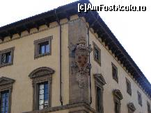 [P06] Insemnele familiei Medici. Acele sfere reprezinta ghiulele de tun. Cu mici variatiuni o gasesti mai peste tot in Florenta » foto by anirok_10
 - 
<span class="allrVoted glyphicon glyphicon-heart hidden" id="av150897"></span>
<a class="m-l-10 hidden" id="sv150897" onclick="voting_Foto_DelVot(,150897,1230)" role="button">șterge vot <span class="glyphicon glyphicon-remove"></span></a>
<a id="v9150897" class=" c-red"  onclick="voting_Foto_SetVot(150897)" role="button"><span class="glyphicon glyphicon-heart-empty"></span> <b>LIKE</b> = Votează poza</a> <img class="hidden"  id="f150897W9" src="/imagini/loader.gif" border="0" /><span class="AjErrMes hidden" id="e150897ErM"></span>