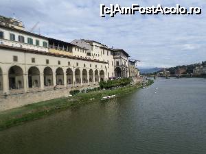 [P16] Vedere de pe Ponto Vechhio spre Arno » foto by amero
 - 
<span class="allrVoted glyphicon glyphicon-heart hidden" id="av685622"></span>
<a class="m-l-10 hidden" id="sv685622" onclick="voting_Foto_DelVot(,685622,1230)" role="button">șterge vot <span class="glyphicon glyphicon-remove"></span></a>
<a id="v9685622" class=" c-red"  onclick="voting_Foto_SetVot(685622)" role="button"><span class="glyphicon glyphicon-heart-empty"></span> <b>LIKE</b> = Votează poza</a> <img class="hidden"  id="f685622W9" src="/imagini/loader.gif" border="0" /><span class="AjErrMes hidden" id="e685622ErM"></span>