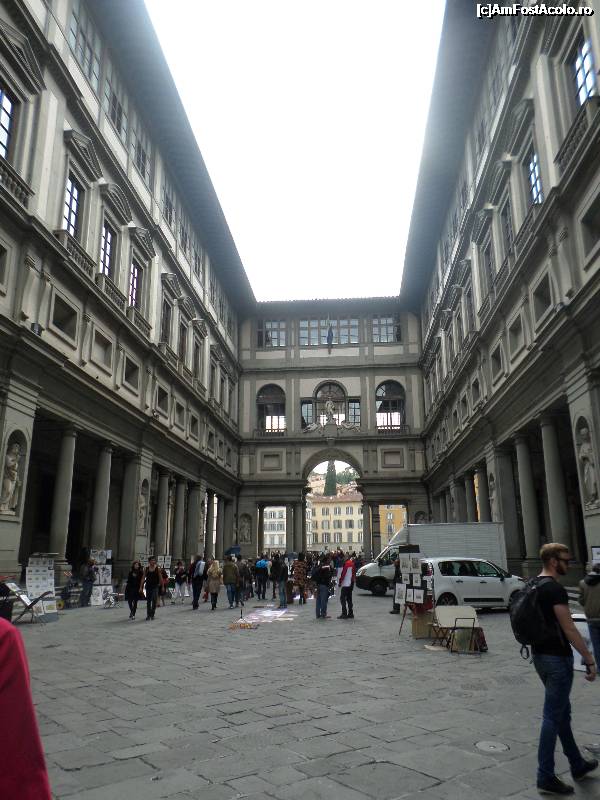 [P20] zona interioara a galeriilor Uffizi » foto by amero
 - 
<span class="allrVoted glyphicon glyphicon-heart hidden" id="av699142"></span>
<a class="m-l-10 hidden" id="sv699142" onclick="voting_Foto_DelVot(,699142,1230)" role="button">șterge vot <span class="glyphicon glyphicon-remove"></span></a>
<a id="v9699142" class=" c-red"  onclick="voting_Foto_SetVot(699142)" role="button"><span class="glyphicon glyphicon-heart-empty"></span> <b>LIKE</b> = Votează poza</a> <img class="hidden"  id="f699142W9" src="/imagini/loader.gif" border="0" /><span class="AjErrMes hidden" id="e699142ErM"></span>