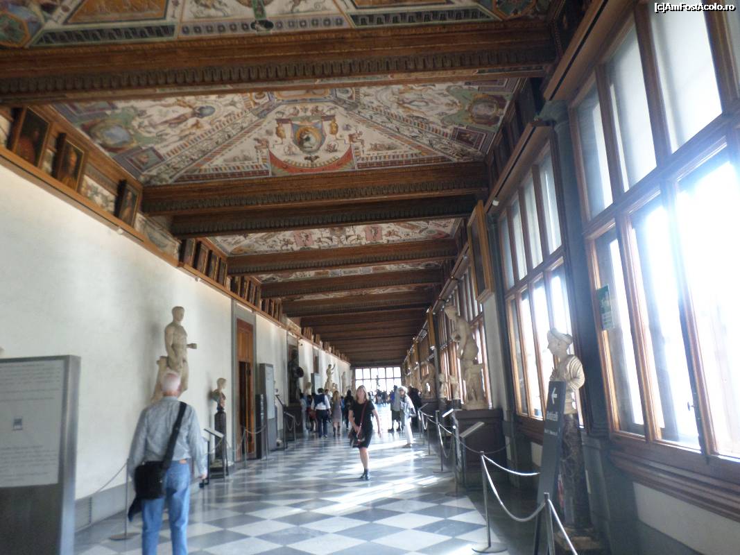 [P21] in galeria Uffizi » foto by amero
 - 
<span class="allrVoted glyphicon glyphicon-heart hidden" id="av699143"></span>
<a class="m-l-10 hidden" id="sv699143" onclick="voting_Foto_DelVot(,699143,1230)" role="button">șterge vot <span class="glyphicon glyphicon-remove"></span></a>
<a id="v9699143" class=" c-red"  onclick="voting_Foto_SetVot(699143)" role="button"><span class="glyphicon glyphicon-heart-empty"></span> <b>LIKE</b> = Votează poza</a> <img class="hidden"  id="f699143W9" src="/imagini/loader.gif" border="0" /><span class="AjErrMes hidden" id="e699143ErM"></span>