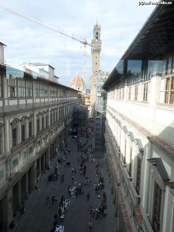[P23] vedere in curtea interioara a galeriilor Uffizi » foto by amero
 - 
<span class="allrVoted glyphicon glyphicon-heart hidden" id="av699145"></span>
<a class="m-l-10 hidden" id="sv699145" onclick="voting_Foto_DelVot(,699145,1230)" role="button">șterge vot <span class="glyphicon glyphicon-remove"></span></a>
<a id="v9699145" class=" c-red"  onclick="voting_Foto_SetVot(699145)" role="button"><span class="glyphicon glyphicon-heart-empty"></span> <b>LIKE</b> = Votează poza</a> <img class="hidden"  id="f699145W9" src="/imagini/loader.gif" border="0" /><span class="AjErrMes hidden" id="e699145ErM"></span>