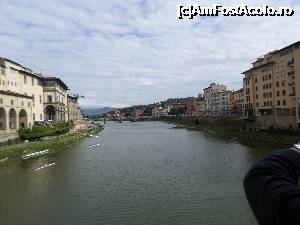 P01 [SEP-2015] Vedere asupra Florentei luata de pe Ponte Vecchio, in dreapta zona Oltrarno, in stanga Coridorul Vasari