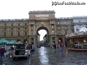 [P03] Piazza della Republica punct forte al orasului » foto by amero
 - 
<span class="allrVoted glyphicon glyphicon-heart hidden" id="av699929"></span>
<a class="m-l-10 hidden" id="sv699929" onclick="voting_Foto_DelVot(,699929,1230)" role="button">șterge vot <span class="glyphicon glyphicon-remove"></span></a>
<a id="v9699929" class=" c-red"  onclick="voting_Foto_SetVot(699929)" role="button"><span class="glyphicon glyphicon-heart-empty"></span> <b>LIKE</b> = Votează poza</a> <img class="hidden"  id="f699929W9" src="/imagini/loader.gif" border="0" /><span class="AjErrMes hidden" id="e699929ErM"></span>