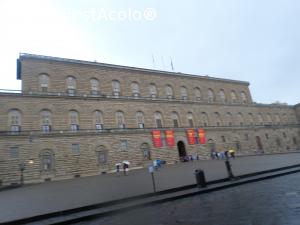 [P04] Palazzo Pitti isi asteapta vizitatorii chiar si intr-o duminica ploioasa si neprietenoasa de toamna » foto by amero
 - 
<span class="allrVoted glyphicon glyphicon-heart hidden" id="av706634"></span>
<a class="m-l-10 hidden" id="sv706634" onclick="voting_Foto_DelVot(,706634,1230)" role="button">șterge vot <span class="glyphicon glyphicon-remove"></span></a>
<a id="v9706634" class=" c-red"  onclick="voting_Foto_SetVot(706634)" role="button"><span class="glyphicon glyphicon-heart-empty"></span> <b>LIKE</b> = Votează poza</a> <img class="hidden"  id="f706634W9" src="/imagini/loader.gif" border="0" /><span class="AjErrMes hidden" id="e706634ErM"></span>