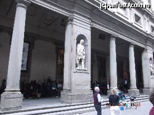 [P04] La Uffizi nici vorba de intrat la muzeu. Omor de lume, moncher.  » foto by Albinoium
 - 
<span class="allrVoted glyphicon glyphicon-heart hidden" id="av679041"></span>
<a class="m-l-10 hidden" id="sv679041" onclick="voting_Foto_DelVot(,679041,1230)" role="button">șterge vot <span class="glyphicon glyphicon-remove"></span></a>
<a id="v9679041" class=" c-red"  onclick="voting_Foto_SetVot(679041)" role="button"><span class="glyphicon glyphicon-heart-empty"></span> <b>LIKE</b> = Votează poza</a> <img class="hidden"  id="f679041W9" src="/imagini/loader.gif" border="0" /><span class="AjErrMes hidden" id="e679041ErM"></span>
