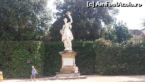 [P40] „The Abundance”, construită de Giambologna, o statuie din marmură care ţine in mână un buchet din bronz.  » foto by Mika
 - 
<span class="allrVoted glyphicon glyphicon-heart hidden" id="av620628"></span>
<a class="m-l-10 hidden" id="sv620628" onclick="voting_Foto_DelVot(,620628,1230)" role="button">șterge vot <span class="glyphicon glyphicon-remove"></span></a>
<a id="v9620628" class=" c-red"  onclick="voting_Foto_SetVot(620628)" role="button"><span class="glyphicon glyphicon-heart-empty"></span> <b>LIKE</b> = Votează poza</a> <img class="hidden"  id="f620628W9" src="/imagini/loader.gif" border="0" /><span class="AjErrMes hidden" id="e620628ErM"></span>