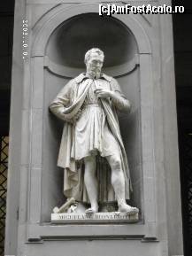 [P14] Statuia lui Michelangelo, din curtea de la Galleria degli Uffizi » foto by Costi
 - 
<span class="allrVoted glyphicon glyphicon-heart hidden" id="av46726"></span>
<a class="m-l-10 hidden" id="sv46726" onclick="voting_Foto_DelVot(,46726,1230)" role="button">șterge vot <span class="glyphicon glyphicon-remove"></span></a>
<a id="v946726" class=" c-red"  onclick="voting_Foto_SetVot(46726)" role="button"><span class="glyphicon glyphicon-heart-empty"></span> <b>LIKE</b> = Votează poza</a> <img class="hidden"  id="f46726W9" src="/imagini/loader.gif" border="0" /><span class="AjErrMes hidden" id="e46726ErM"></span>