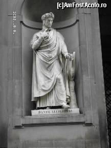[P15] Statuia lui Dante, din curtea de la Galleria degli Uffizi » foto by Costi
 - 
<span class="allrVoted glyphicon glyphicon-heart hidden" id="av46728"></span>
<a class="m-l-10 hidden" id="sv46728" onclick="voting_Foto_DelVot(,46728,1230)" role="button">șterge vot <span class="glyphicon glyphicon-remove"></span></a>
<a id="v946728" class=" c-red"  onclick="voting_Foto_SetVot(46728)" role="button"><span class="glyphicon glyphicon-heart-empty"></span> <b>LIKE</b> = Votează poza</a> <img class="hidden"  id="f46728W9" src="/imagini/loader.gif" border="0" /><span class="AjErrMes hidden" id="e46728ErM"></span>