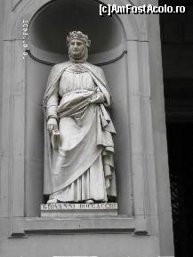 [P17] Statuia lui Boccaccio, din curtea de la Galleria degli Uffizi » foto by Costi
 - 
<span class="allrVoted glyphicon glyphicon-heart hidden" id="av46730"></span>
<a class="m-l-10 hidden" id="sv46730" onclick="voting_Foto_DelVot(,46730,1230)" role="button">șterge vot <span class="glyphicon glyphicon-remove"></span></a>
<a id="v946730" class=" c-red"  onclick="voting_Foto_SetVot(46730)" role="button"><span class="glyphicon glyphicon-heart-empty"></span> <b>LIKE</b> = Votează poza</a> <img class="hidden"  id="f46730W9" src="/imagini/loader.gif" border="0" /><span class="AjErrMes hidden" id="e46730ErM"></span>