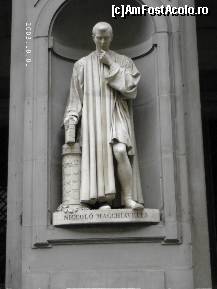 [P18] Statuia lui Macchiavelli, din curtea de la Galleria degli Uffizi » foto by Costi
 - 
<span class="allrVoted glyphicon glyphicon-heart hidden" id="av46732"></span>
<a class="m-l-10 hidden" id="sv46732" onclick="voting_Foto_DelVot(,46732,1230)" role="button">șterge vot <span class="glyphicon glyphicon-remove"></span></a>
<a id="v946732" class=" c-red"  onclick="voting_Foto_SetVot(46732)" role="button"><span class="glyphicon glyphicon-heart-empty"></span> <b>LIKE</b> = Votează poza</a> <img class="hidden"  id="f46732W9" src="/imagini/loader.gif" border="0" /><span class="AjErrMes hidden" id="e46732ErM"></span>