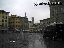 [P06] Piazza della Signoria. În dreapta, fântâna lui Neptun. La stânga, statuia ecvestră din bronz a lui Cosimo I de' Medici, operă a lui Giambologna » foto by Costi
 - 
<span class="allrVoted glyphicon glyphicon-heart hidden" id="av46717"></span>
<a class="m-l-10 hidden" id="sv46717" onclick="voting_Foto_DelVot(,46717,1230)" role="button">șterge vot <span class="glyphicon glyphicon-remove"></span></a>
<a id="v946717" class=" c-red"  onclick="voting_Foto_SetVot(46717)" role="button"><span class="glyphicon glyphicon-heart-empty"></span> <b>LIKE</b> = Votează poza</a> <img class="hidden"  id="f46717W9" src="/imagini/loader.gif" border="0" /><span class="AjErrMes hidden" id="e46717ErM"></span>