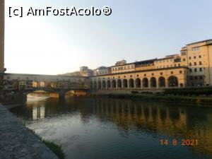 [P12] Ponte Vecchio, în timp ce ne îndreptam spre Piazzale Michelangelo » foto by irinad
 - 
<span class="allrVoted glyphicon glyphicon-heart hidden" id="av1257608"></span>
<a class="m-l-10 hidden" id="sv1257608" onclick="voting_Foto_DelVot(,1257608,1230)" role="button">șterge vot <span class="glyphicon glyphicon-remove"></span></a>
<a id="v91257608" class=" c-red"  onclick="voting_Foto_SetVot(1257608)" role="button"><span class="glyphicon glyphicon-heart-empty"></span> <b>LIKE</b> = Votează poza</a> <img class="hidden"  id="f1257608W9" src="/imagini/loader.gif" border="0" /><span class="AjErrMes hidden" id="e1257608ErM"></span>